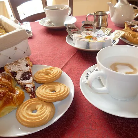 Couette-café Borghetto Airport/hospital 3*