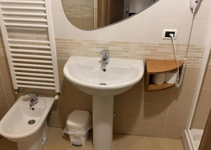 Borghetto Airport/hospital